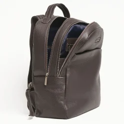 Backpack In Dark Brown Leather With Reinforced Back Panel