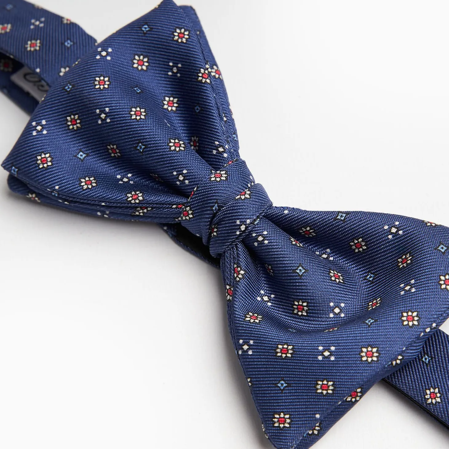 Bluette Pre-Knotted Silk Bowtie - Small Flower Pattern