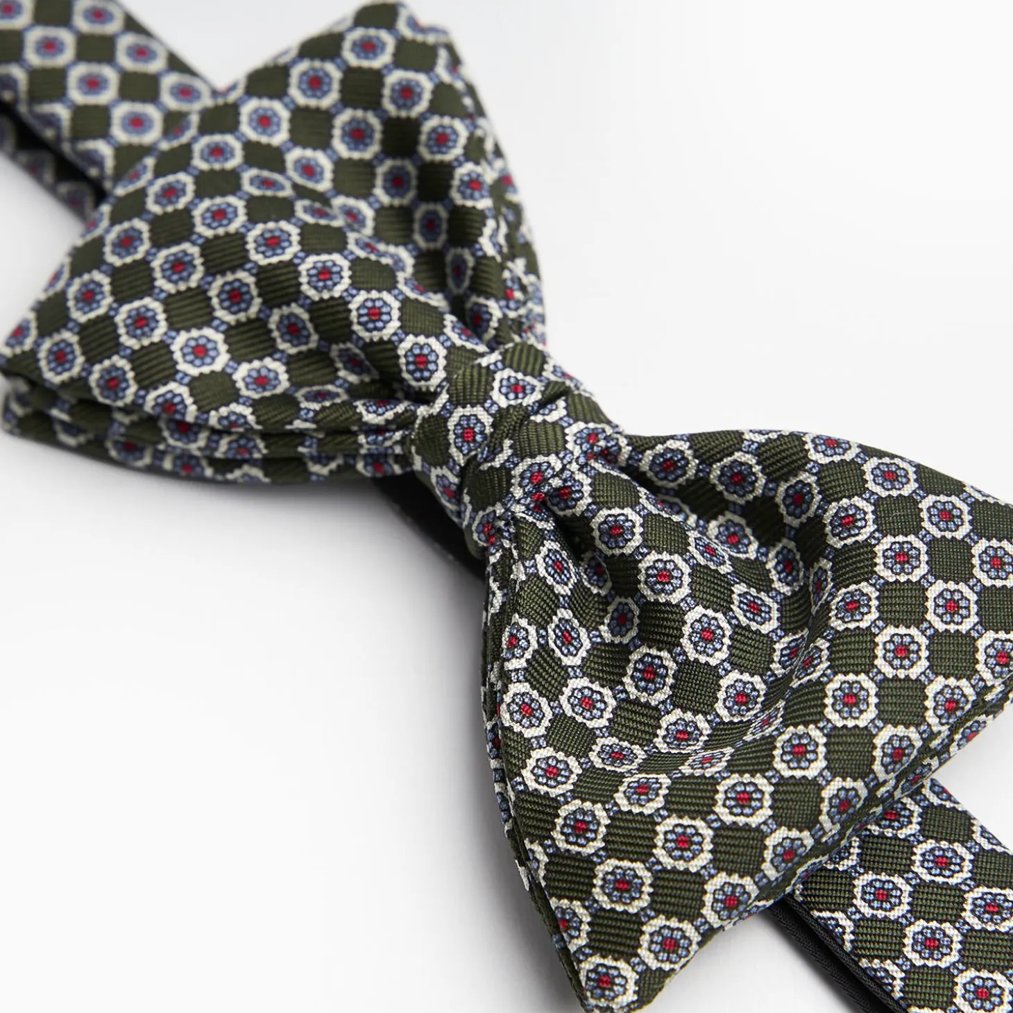 Dark Green Pre-Knotted Bowtie Small Flower Pattern