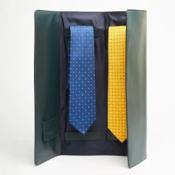Dark Green Travel Tie Holder In Leather