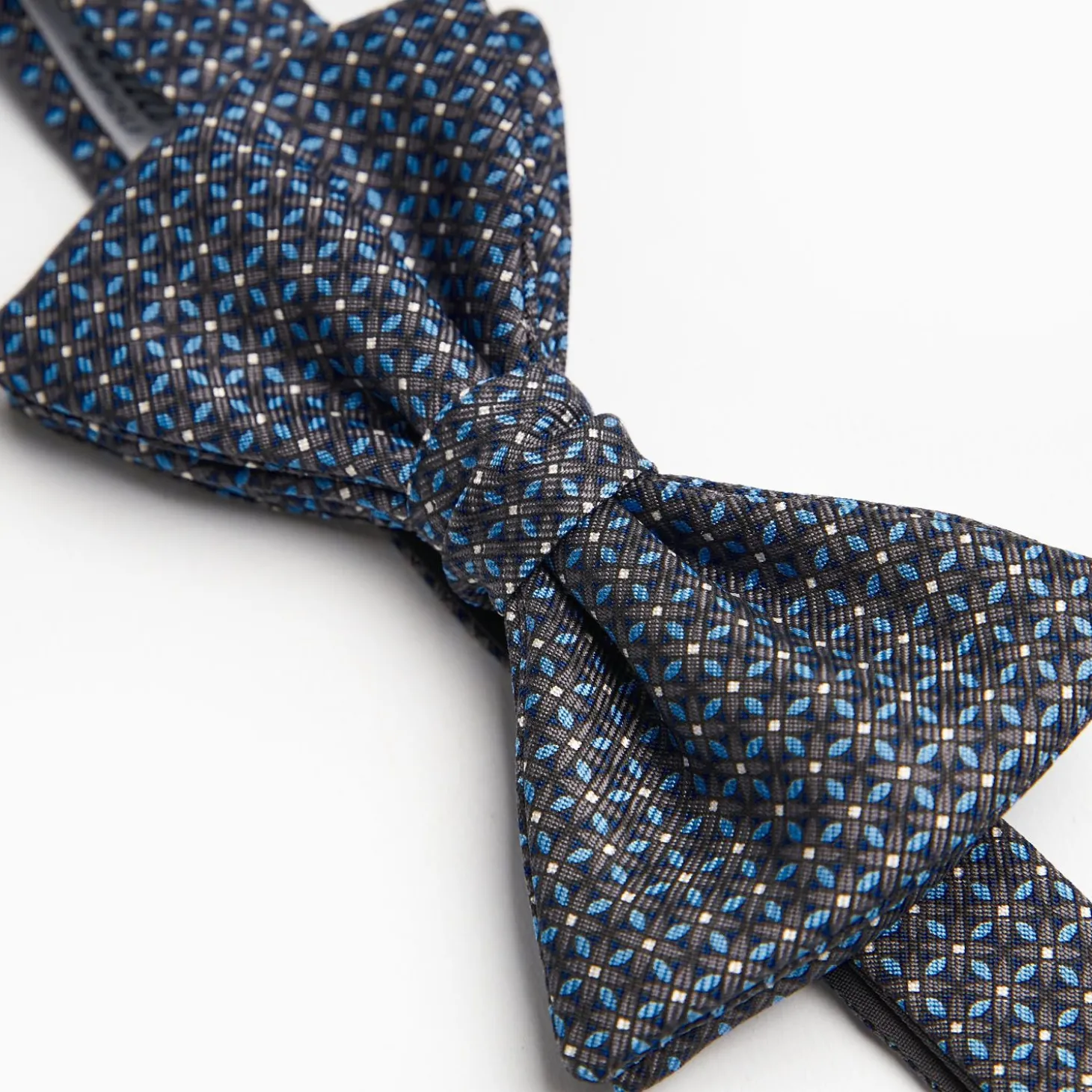 Dark Grey Pre-Knotted Silk Bowtie - Small Geometric Pattern