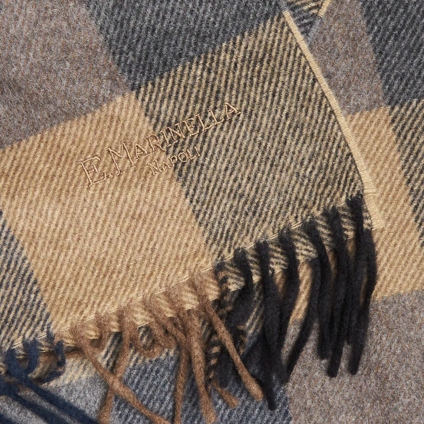 Grey And Beige Cashmere Plaid Scarf With Bangs