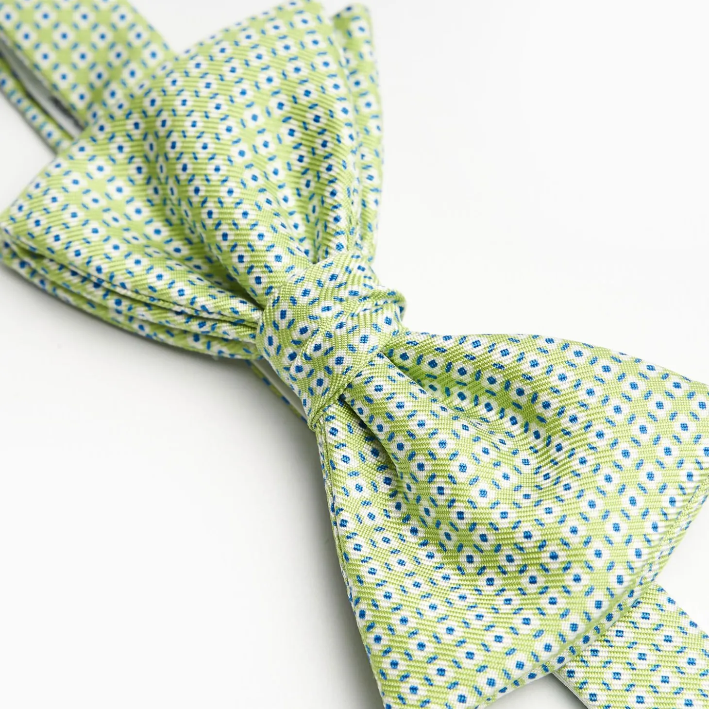 Light Green Pre-Knotted Silk Bowtie - Small Geometric Pattern