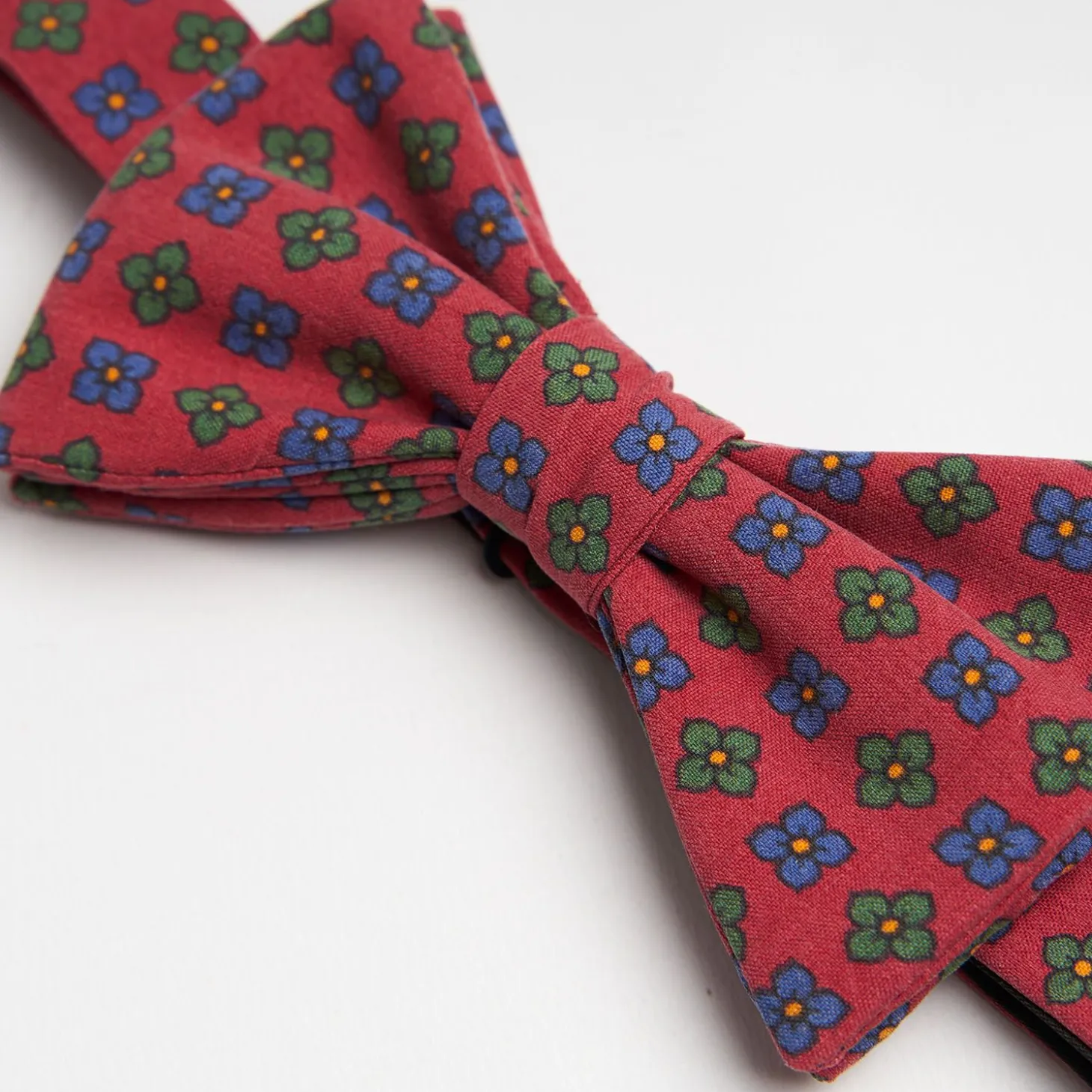 Red Pre-Knotted Silk Bowtie - Large Flower Pattern